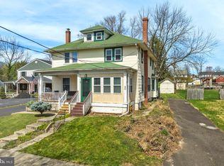 15 Greenwood Ave, Line Lexington, PA 18932