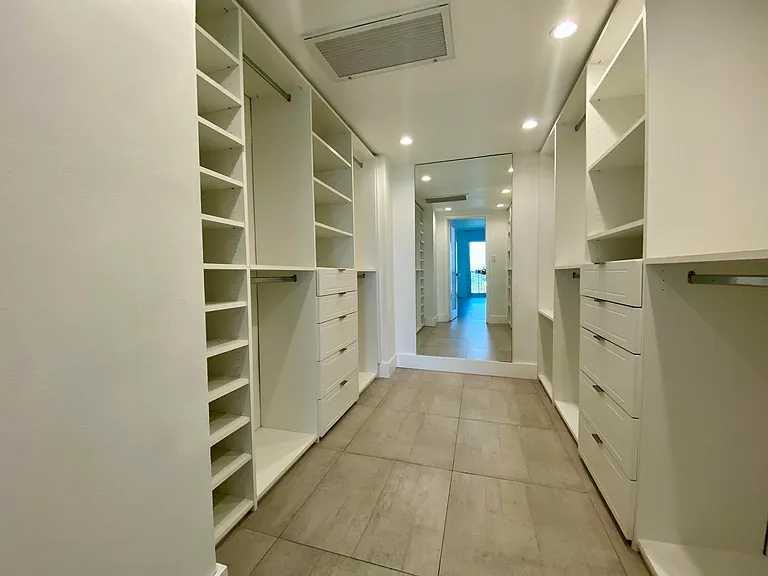 5401 Collins Ave #620 — Photo 17