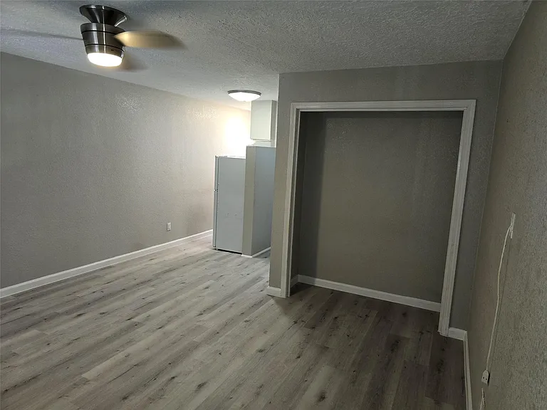 2501 Yoakum Blvd #13 — Photo 4