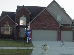 21704 Carelton Place Dr, Macomb, MI 48044
