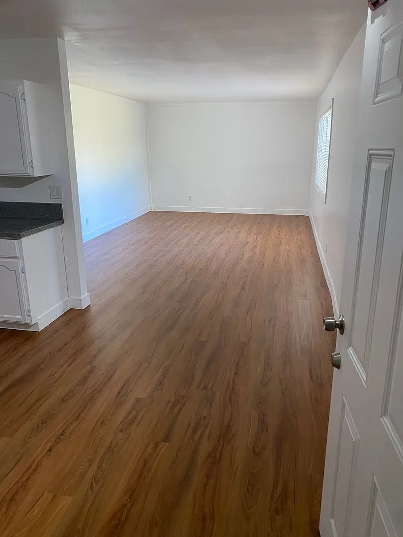 421 N Willowbrook Avenue — Photo 3