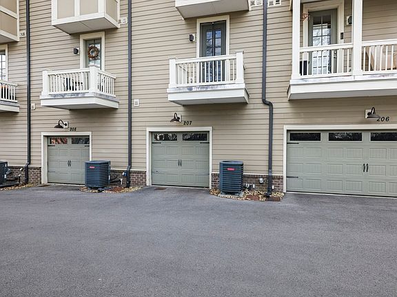 5th image of 207 Porter Village Cir
