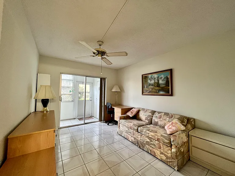 37 Cambridge Rd E #B — Photo 41