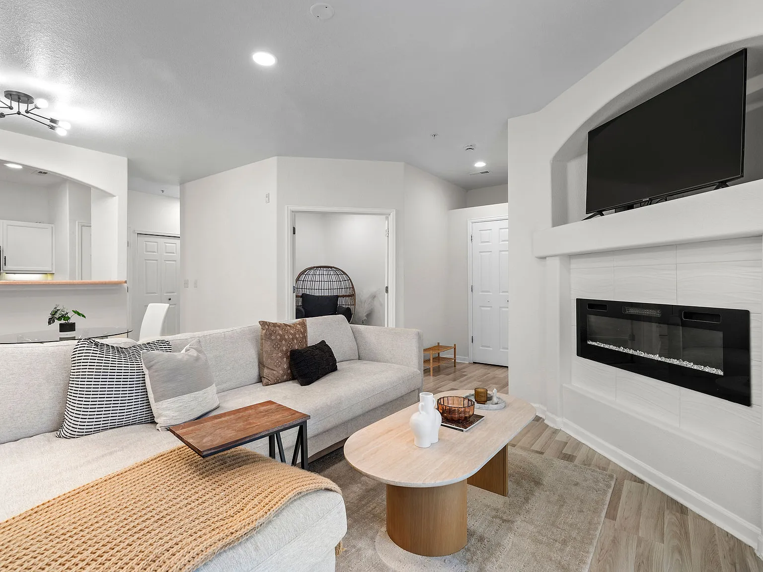 1 bed, 925 sqft, $1,850 — Photo 4