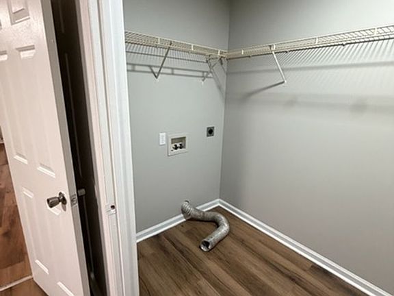 5th image of 224 Patsy Dr APT 2