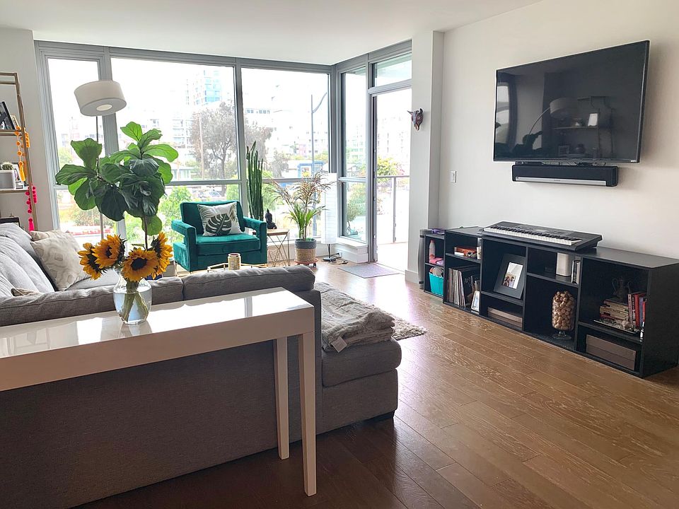 Bright, open floor plan with tremendous natural light