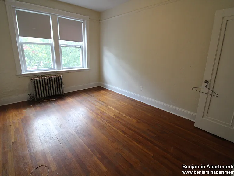 70 Chiswick Rd #22 — Photo 3