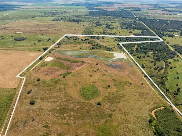 106 Cr, Rock Island, TX 77470