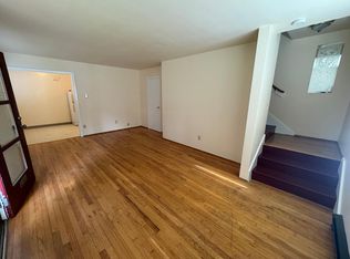 2731 SE Hawthorne Blvd, Portland, OR 97214