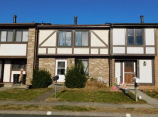 22 Bourbon Ct, Parkville, MD 21234