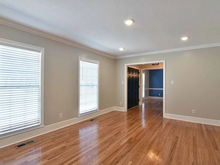 426 Forest Glen Dr — Photo 11