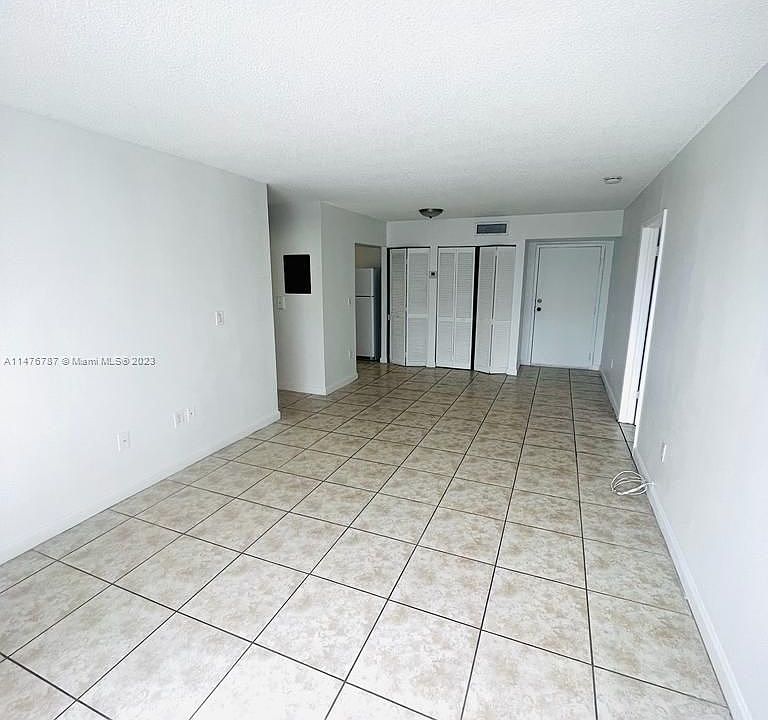 8261 NW 8th St APT 334, Miami, FL 33126 | Zillow