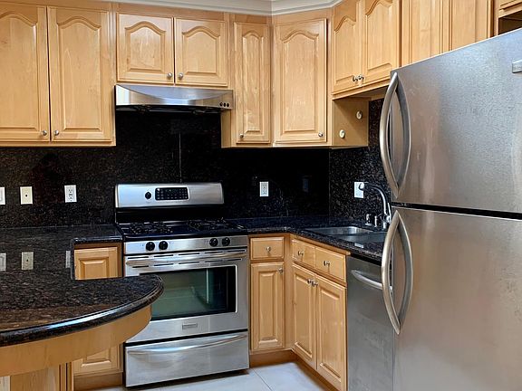 2nd image of 1209 Vicente St #C
