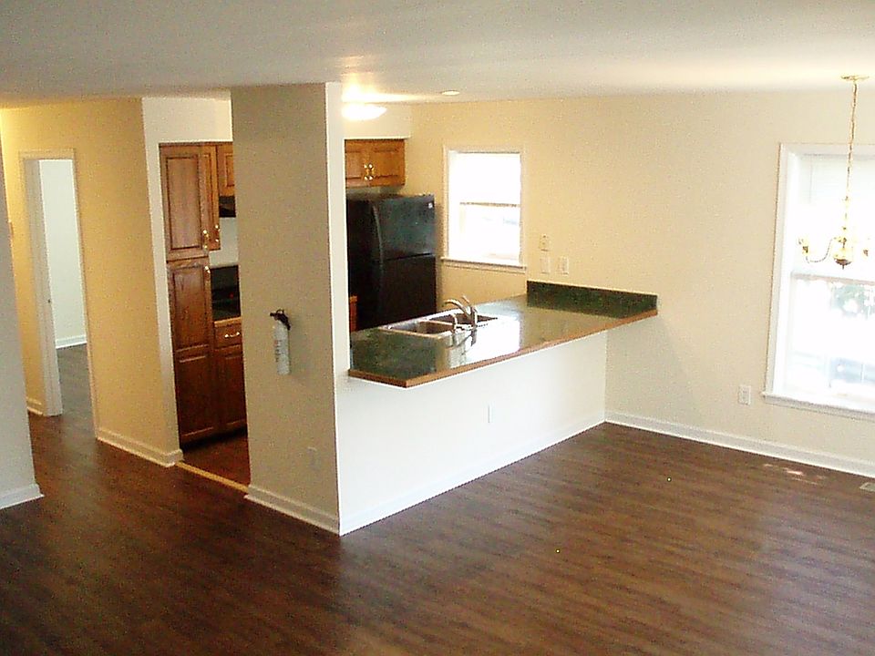 Dining Room & Kitchen with Breakfast Bar