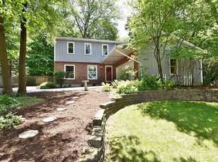 825 Greenwood Ct, Batavia, IL 60510