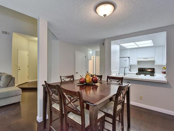 4th image of 291 Sumba Ct
