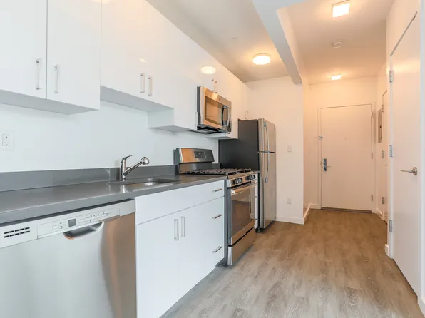165 Vanderbilt Avenue image 2 of 11