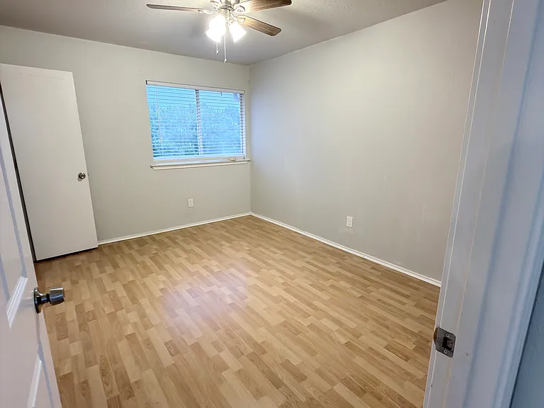 806 Burr Oak Dr — Photo 11
