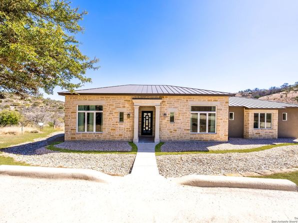 165 Antler Falls Run, Comfort, TX 78013