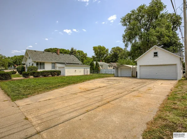 13301 Cottner St, Omaha, NE 68137