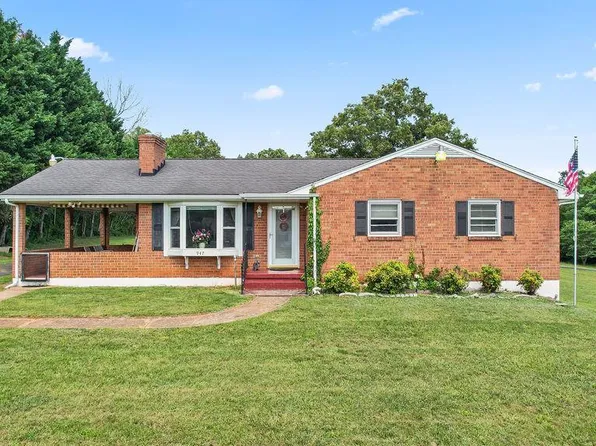 947 Dixie Airport Rd, Madison Heights, VA 24572