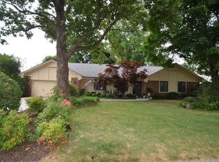 701 S Chateau Dr, Rogers, AR 72758