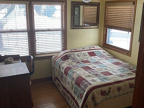 2nd bedroom with lake view