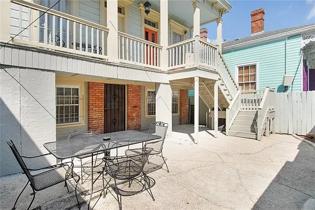 3 bed, 2.0 bath, 1650 sqft, $2,100 — Photo 2