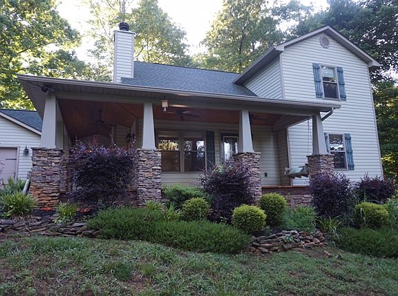 2nd image of 830 Pioneer Dr