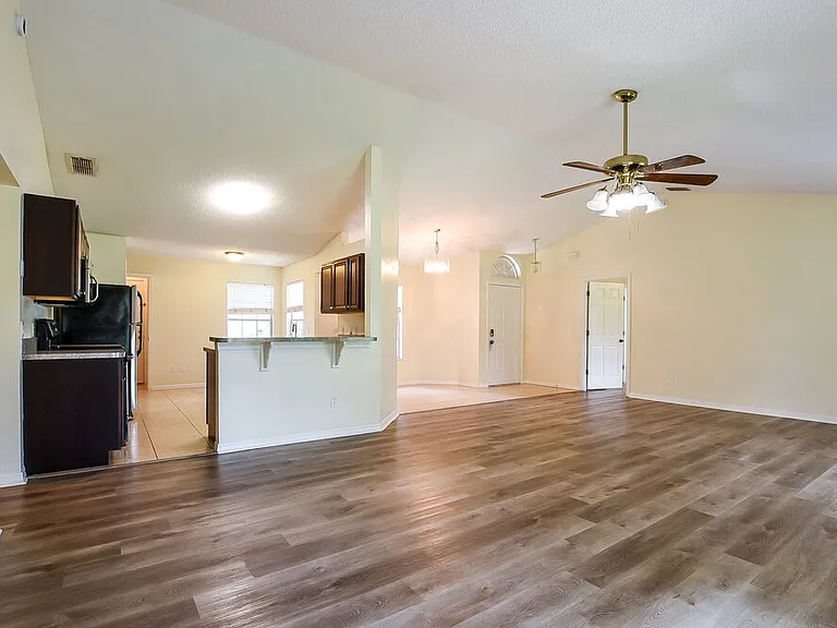 2556 Coachbridge Ct — Photo 5