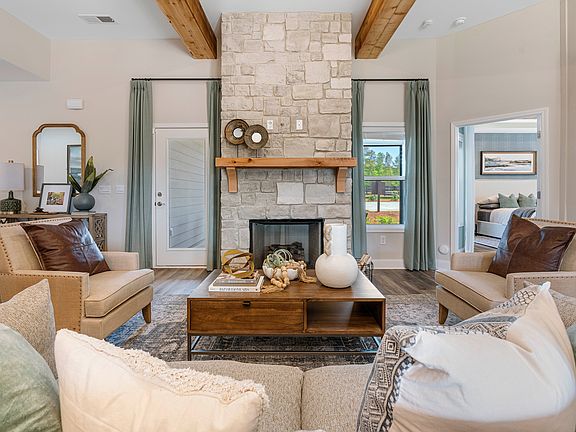 Braselton - Greatroom with fireplace