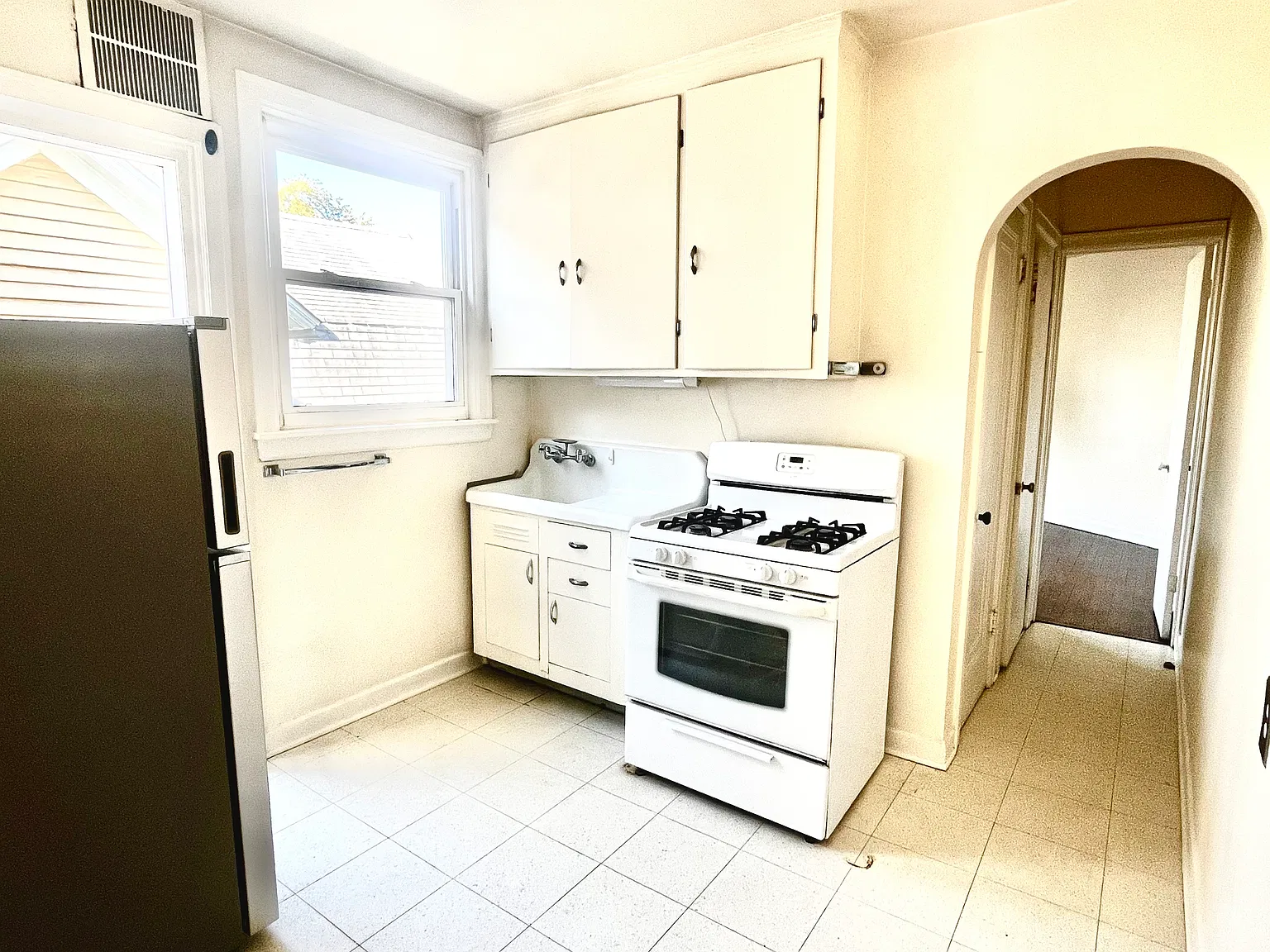 1 bed, $1,400 — Photo 2