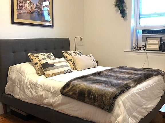 3rd image of 931 Manhattan Ave #3L