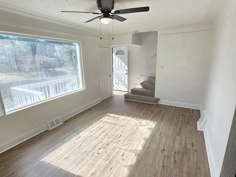 10006 Mark Twain St — Photo 38