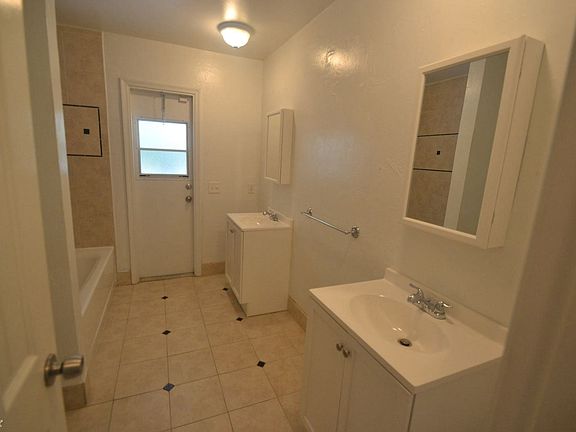 5c76e7ee-3ed5-4cd7-ab32-4a815186b856-w_1500-h_1000