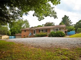 143 Cashdon Dr, Mills River, NC 28759