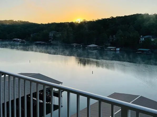 138 Oak Harbor Dr #5D, Camdenton, MO 65020