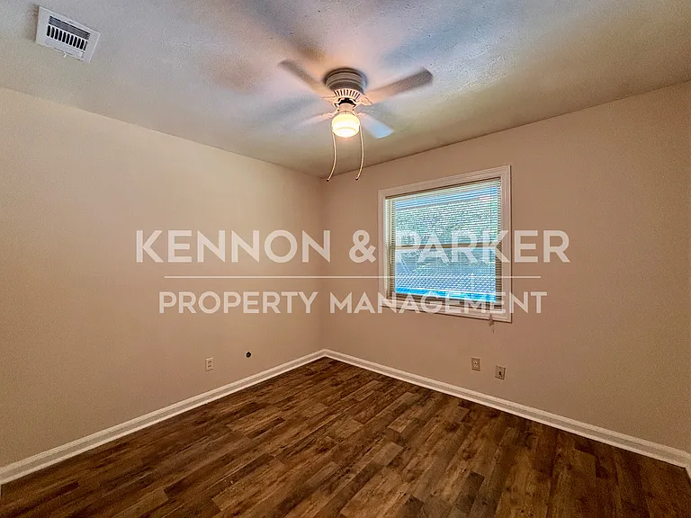 4494 Longview Dr — Photo 12