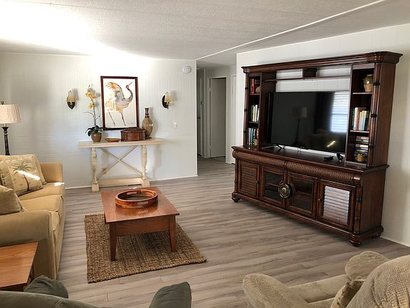 5th image of 1360 Mallard Dr