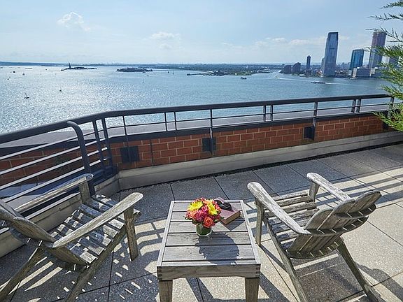 4th image of 377 Rector Pl #Phb