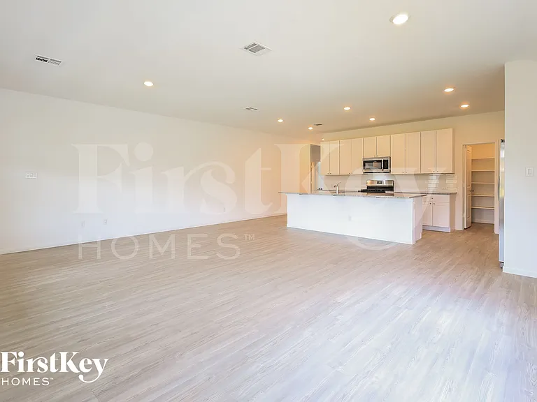 6728 Beehive Dr — Photo 5