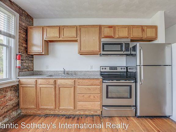3rd image of 191 Maple Ave #11078178