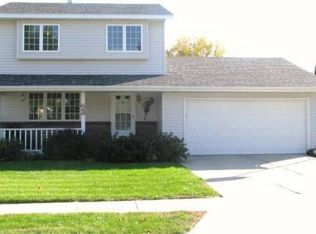 602 W 9th St, Kearney, NE 68845