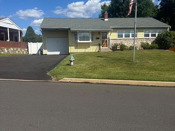 2nd image of 1243 Hiview Dr