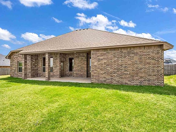 4th image of 13345 NE Clearwater Cir