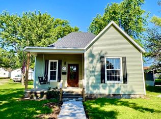 908 3rd St, Monett, MO 65708