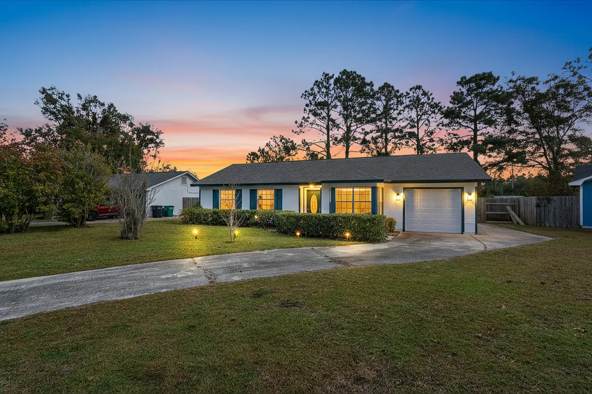 Building Photo - 404 Westgate Cir