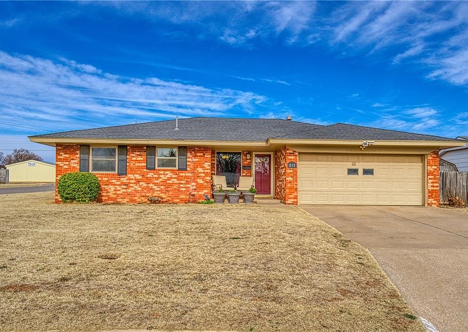 1st image of 213 Parkview Pl