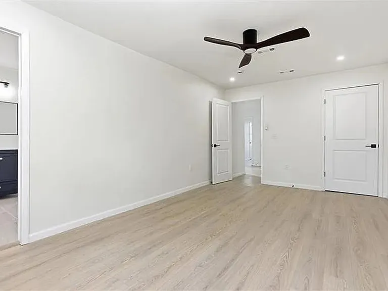 45 1/2 Cushman St — Photo 2