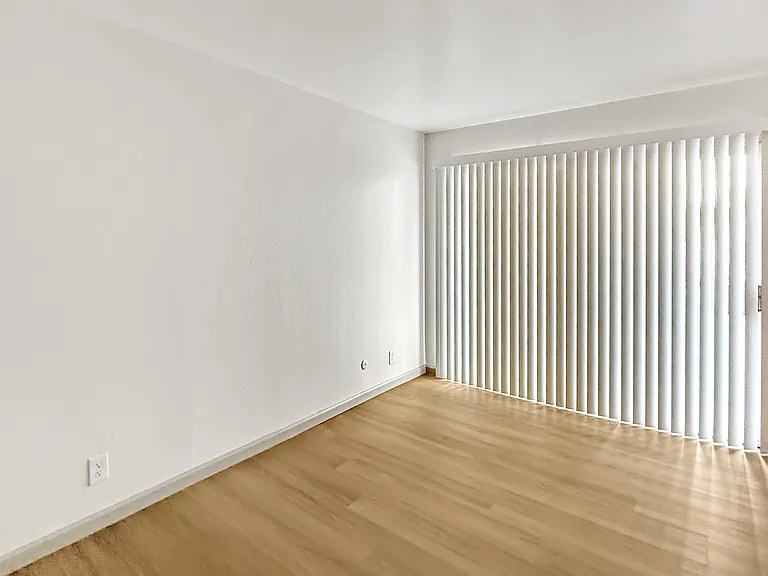 3600 Dimond — Photo 33